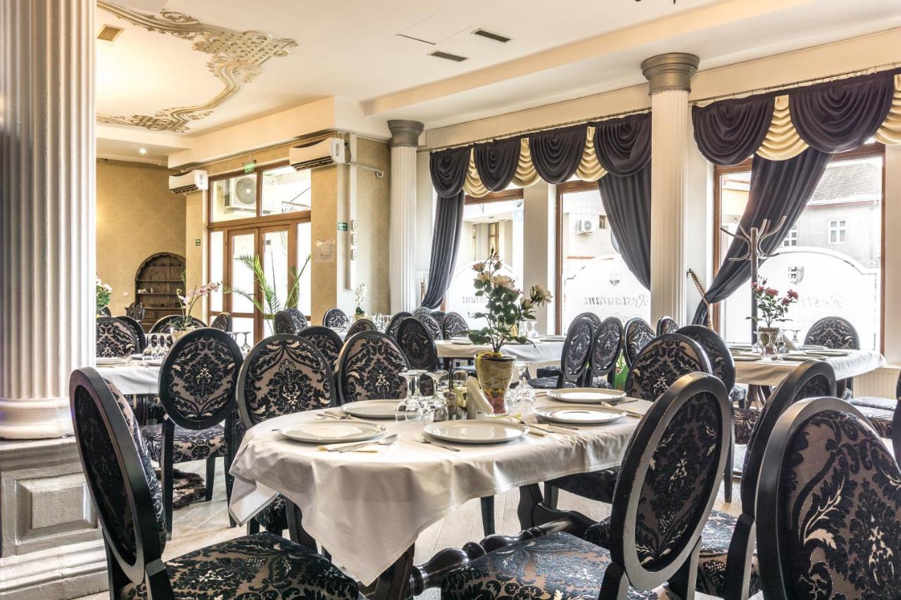 Hotel Ferdinand Haţeg Esterno foto