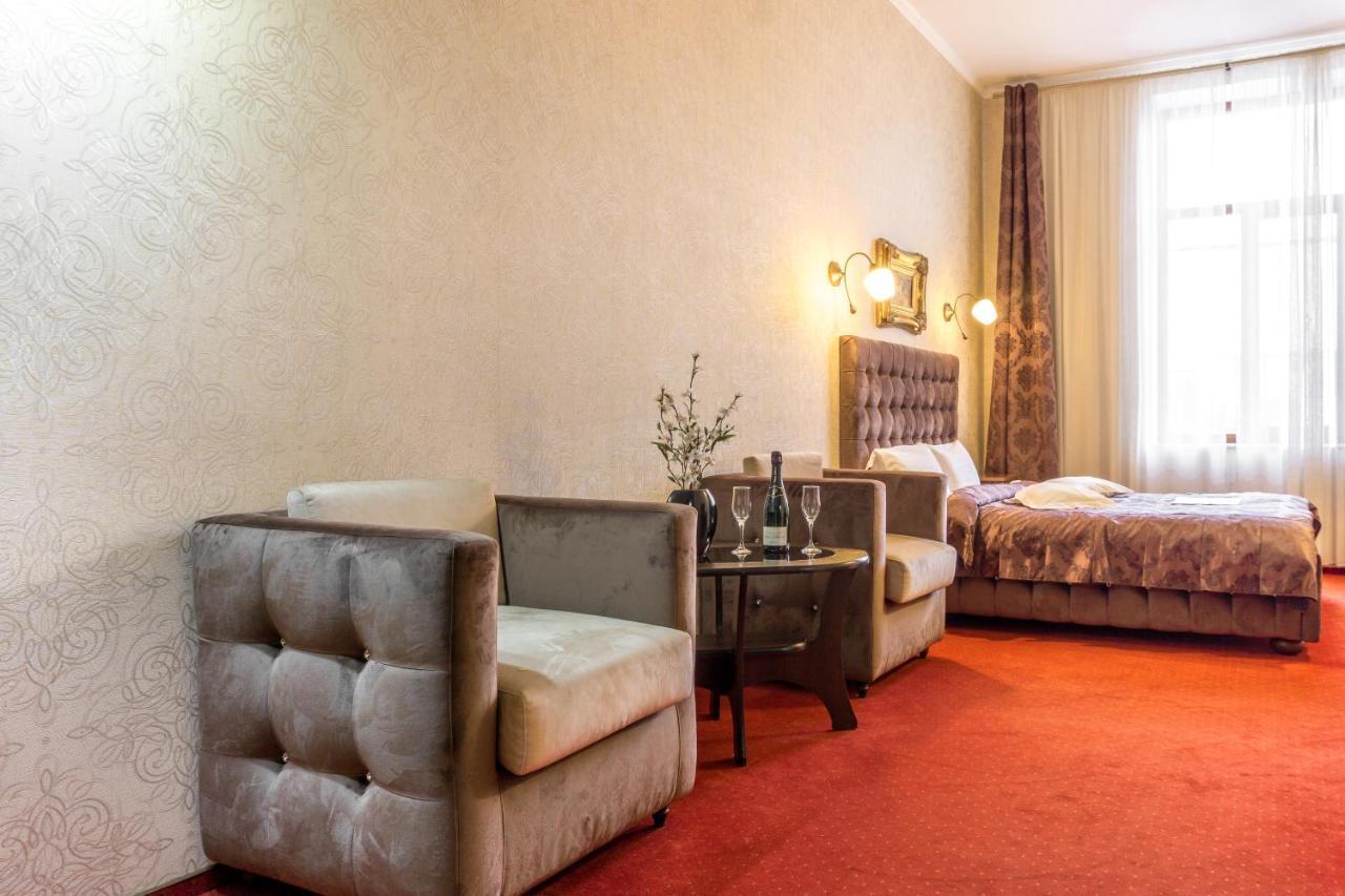 Hotel Ferdinand Haţeg Esterno foto