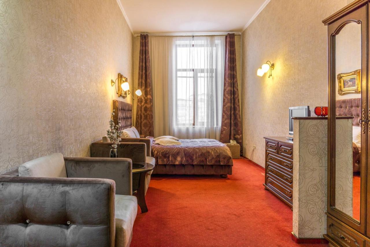 Hotel Ferdinand Haţeg Esterno foto