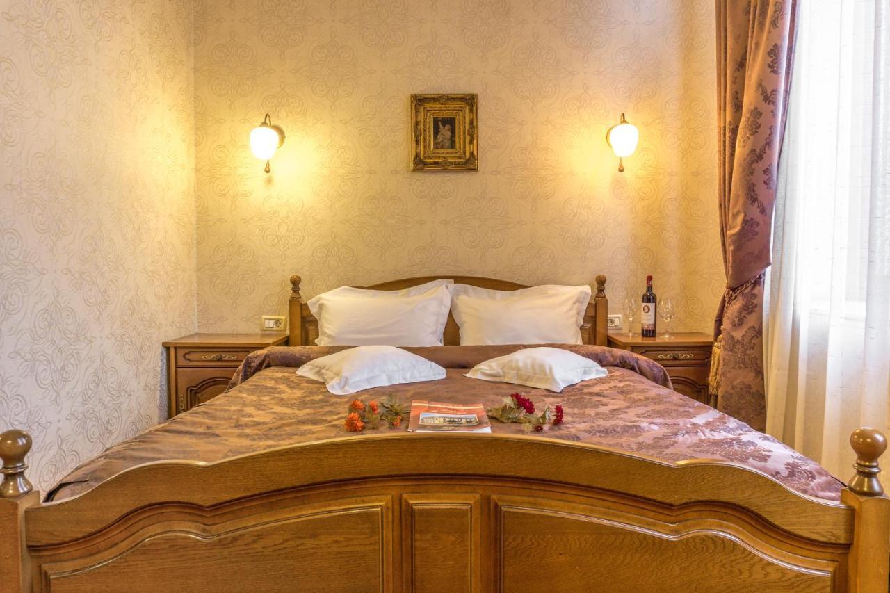 Hotel Ferdinand Haţeg Esterno foto