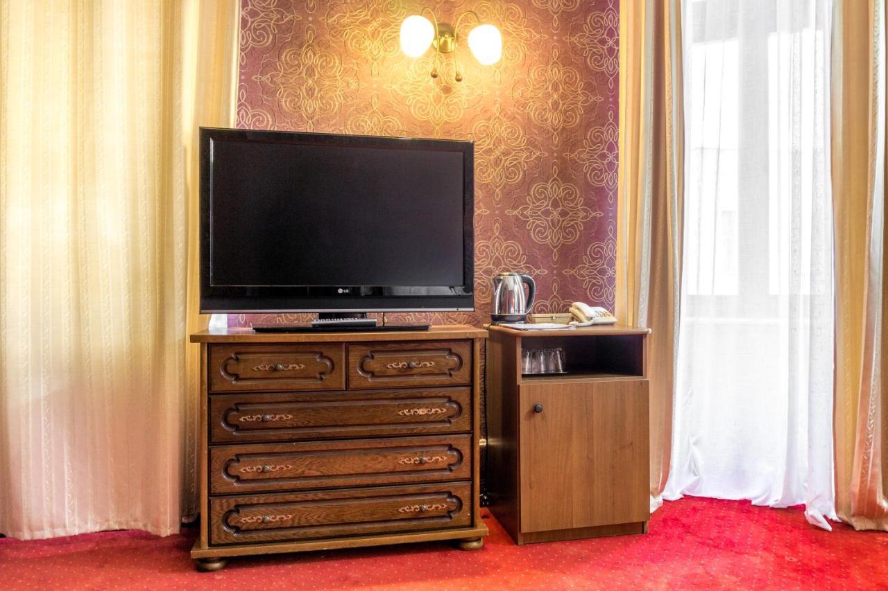 Hotel Ferdinand Haţeg Esterno foto